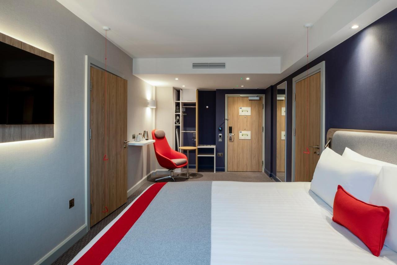 Holiday Inn Express Cambridge West - Cambourne By Ihg Exterior foto