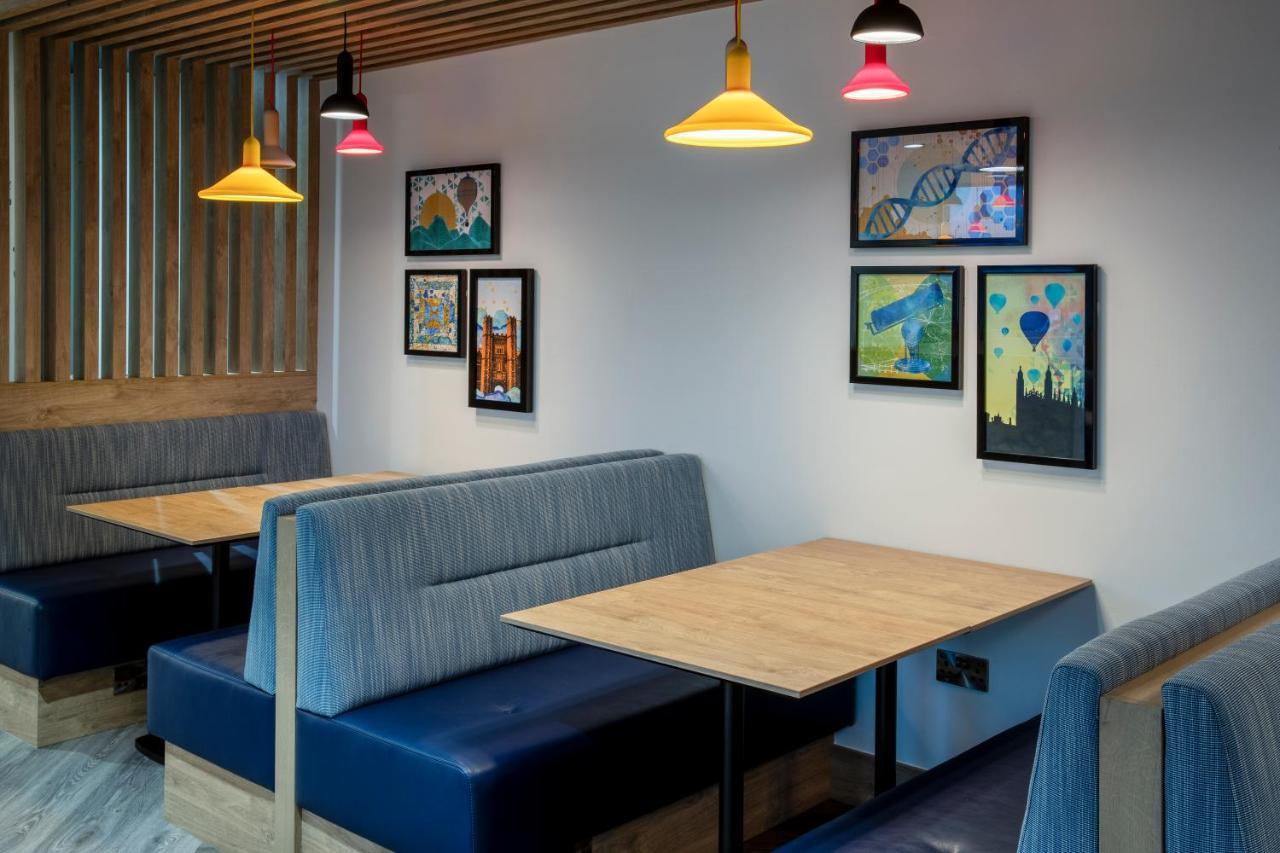 Holiday Inn Express Cambridge West - Cambourne By Ihg Exterior foto