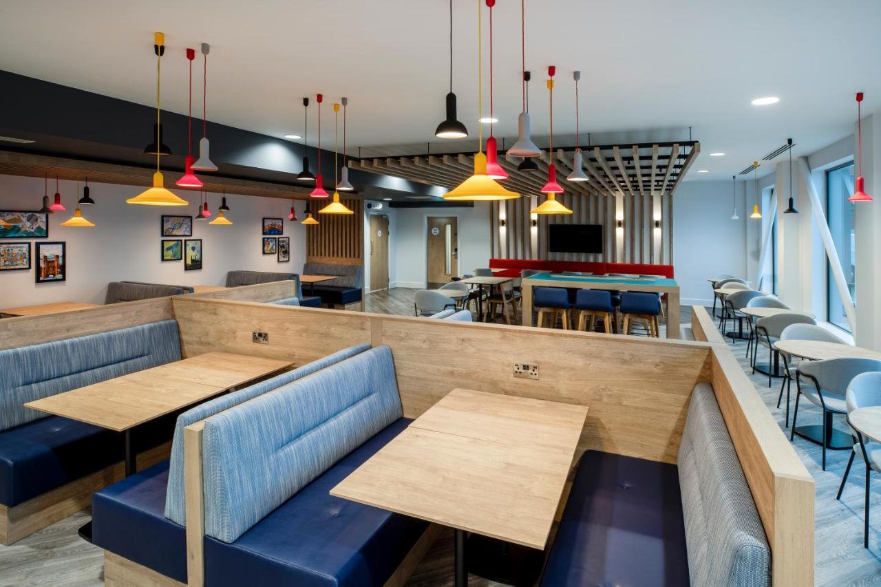Holiday Inn Express Cambridge West - Cambourne By Ihg Exterior foto