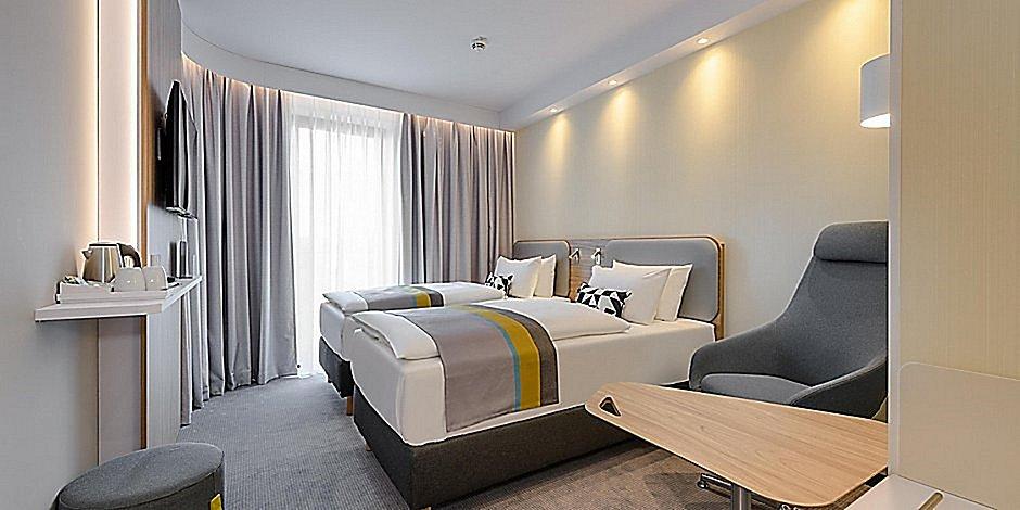 Holiday Inn Express Cambridge West - Cambourne By Ihg Exterior foto