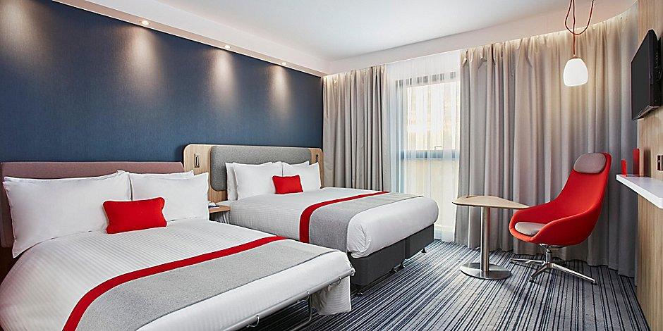 Holiday Inn Express Cambridge West - Cambourne By Ihg Exterior foto